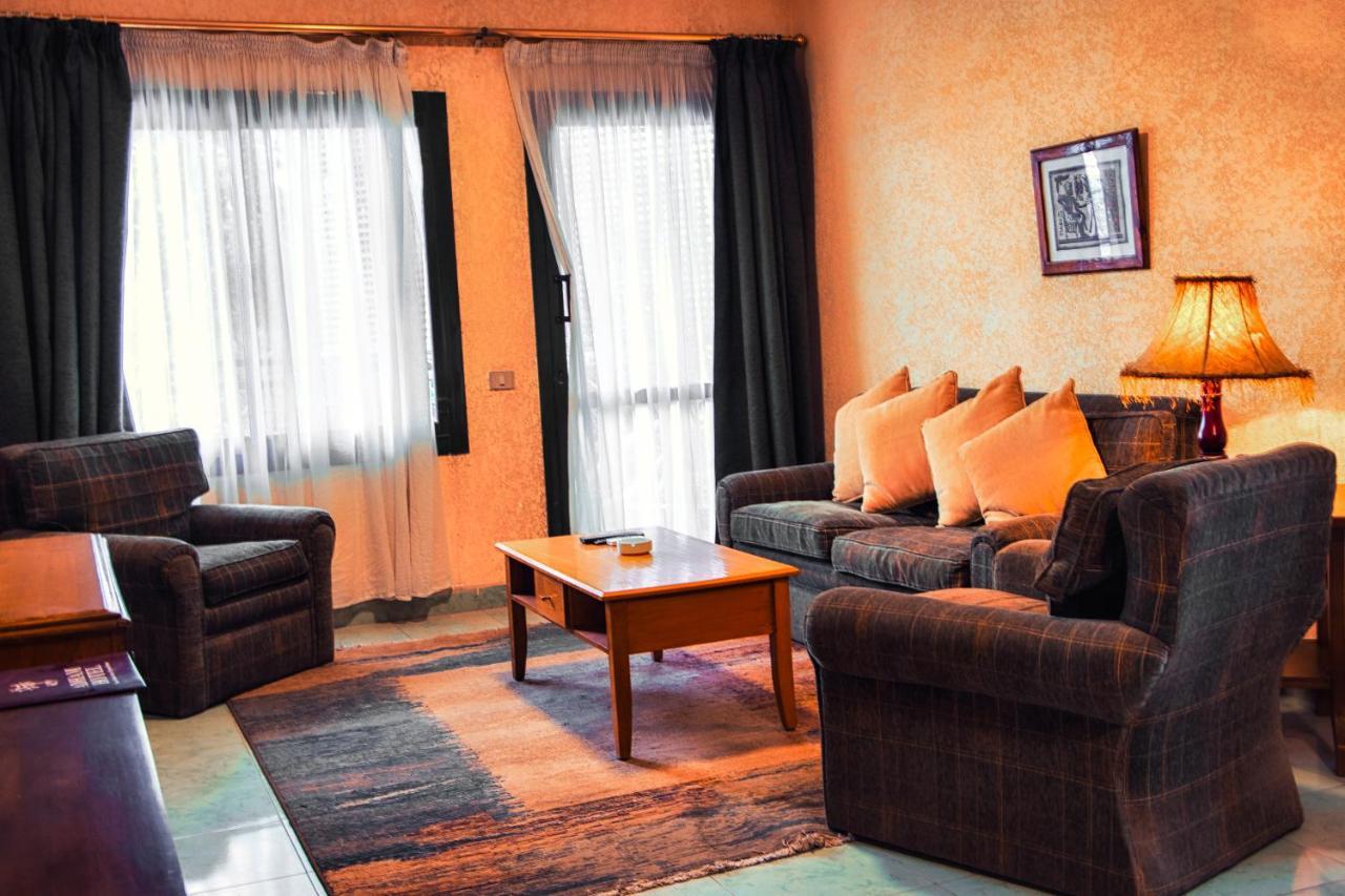 Adham Compound Hotel Кінг-Маріот Екстер'єр фото