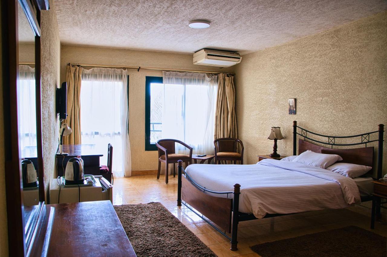 Adham Compound Hotel Кінг-Маріот Екстер'єр фото