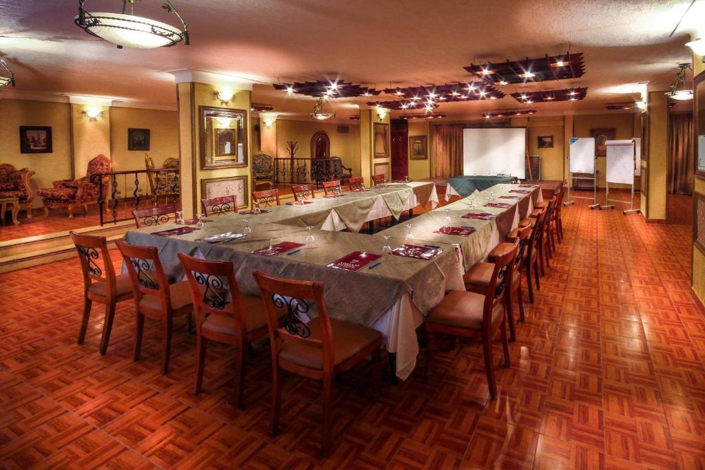 Adham Compound Hotel Кінг-Маріот Екстер'єр фото