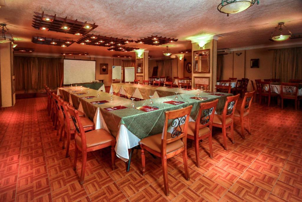 Adham Compound Hotel Кінг-Маріот Екстер'єр фото